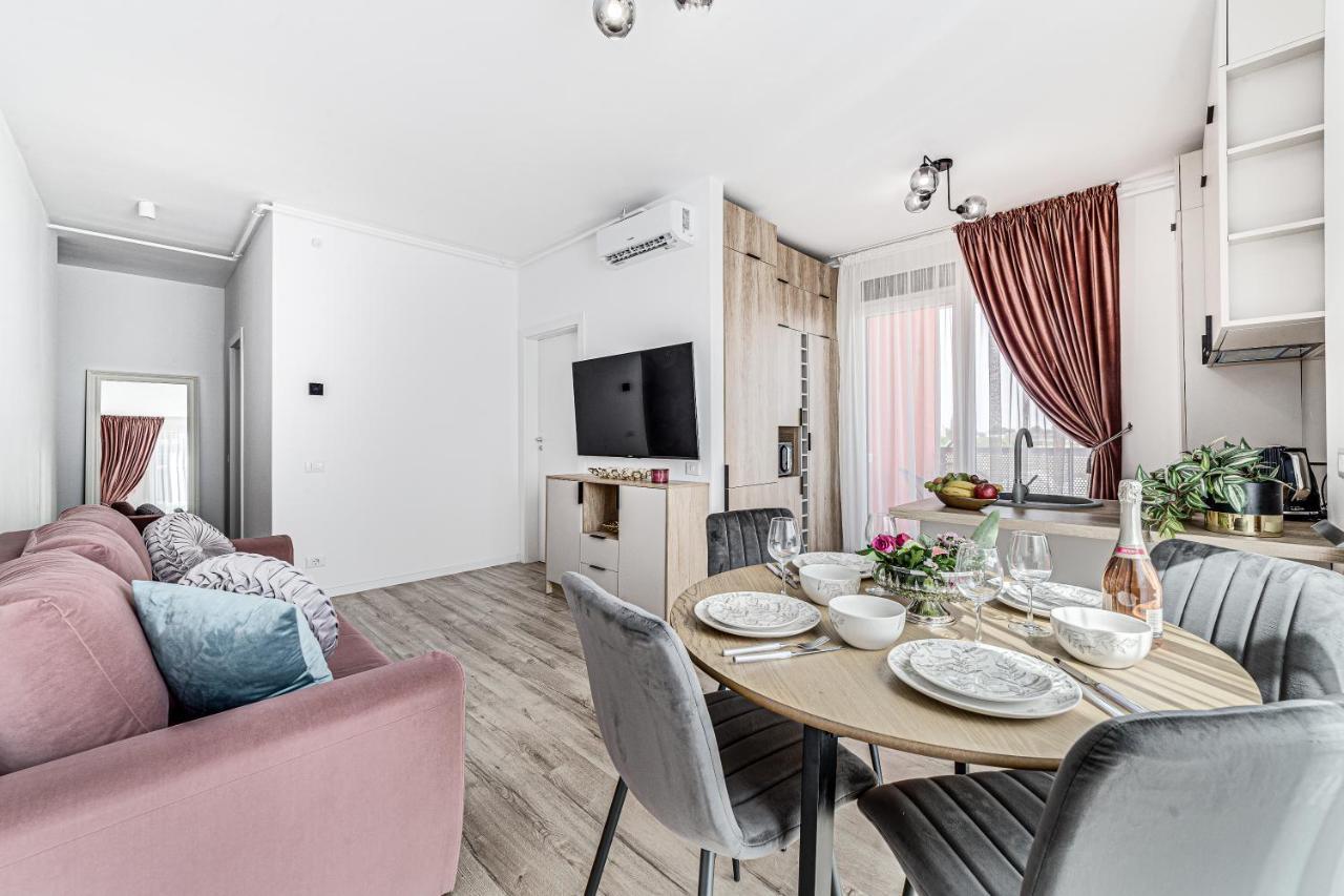 Elegant Apartment Near Afi & Atrium Mall Арад Екстер'єр фото